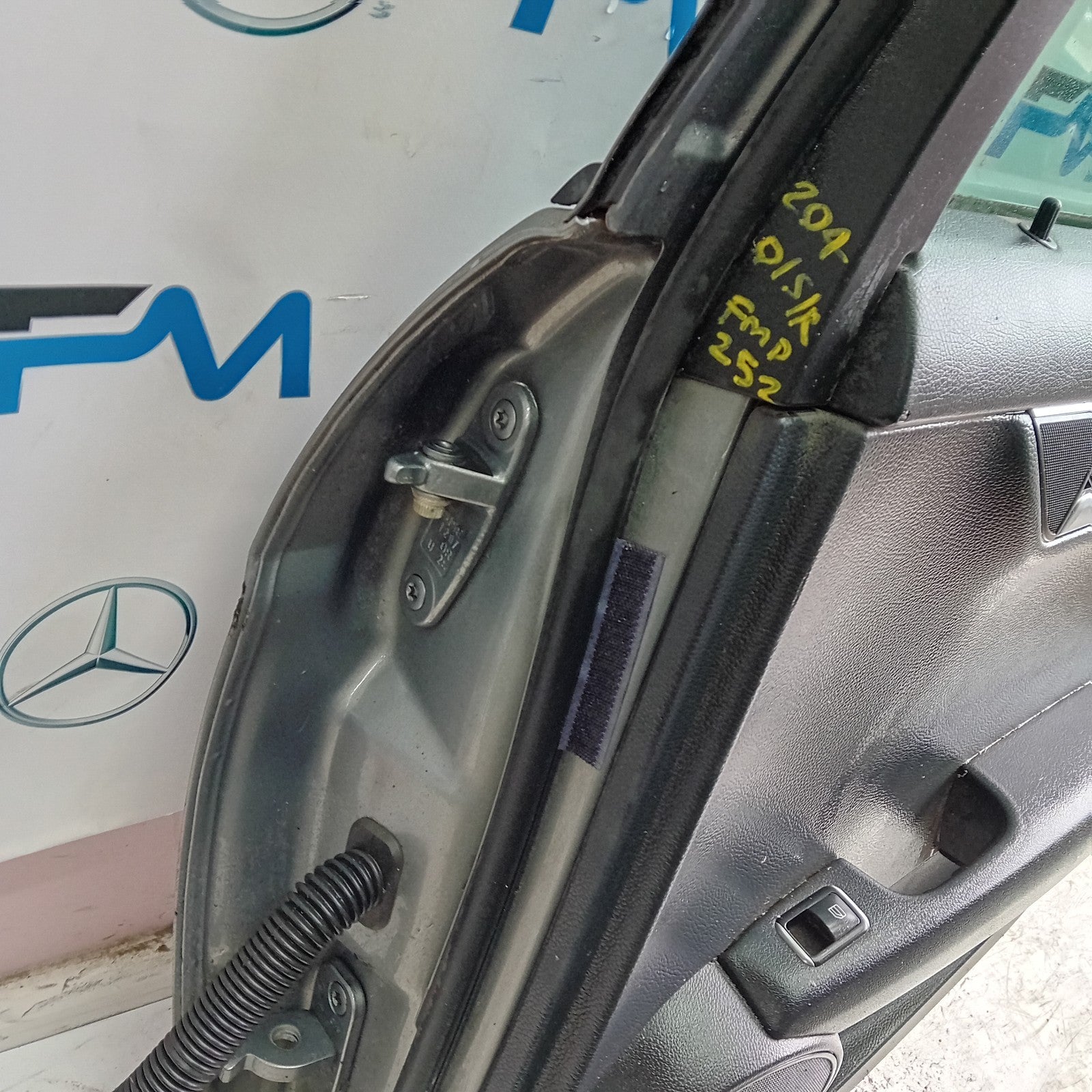 MERCEDES C-CLASS S204 EST DRIVER REAR DOOR OSR SILVER 2008-14 COMPLETE FMD252