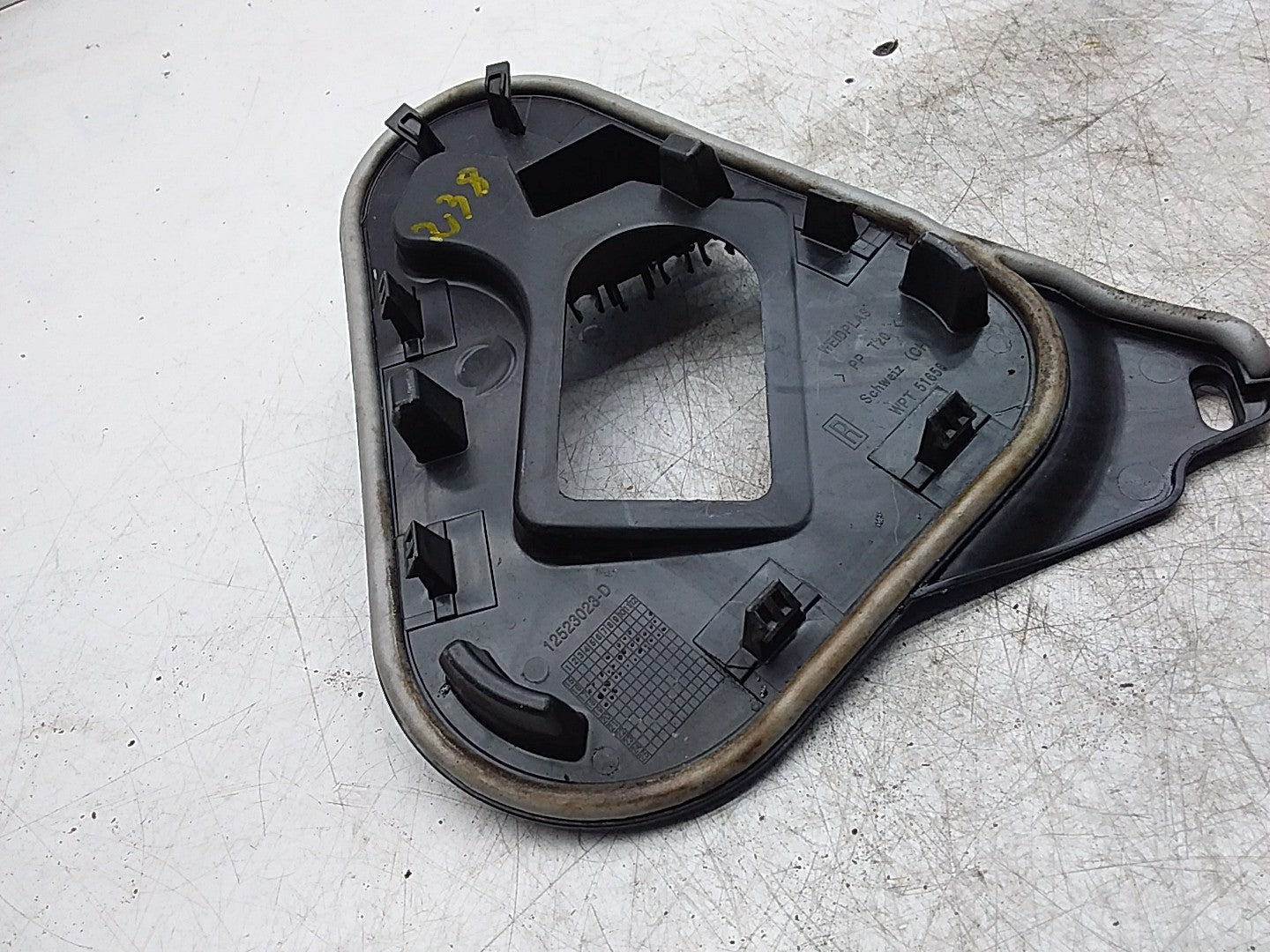 MERCEDES E-CLASS W238 INNER DOOR PANEL COVER FRONT RIGHT A2387205802 FMR206