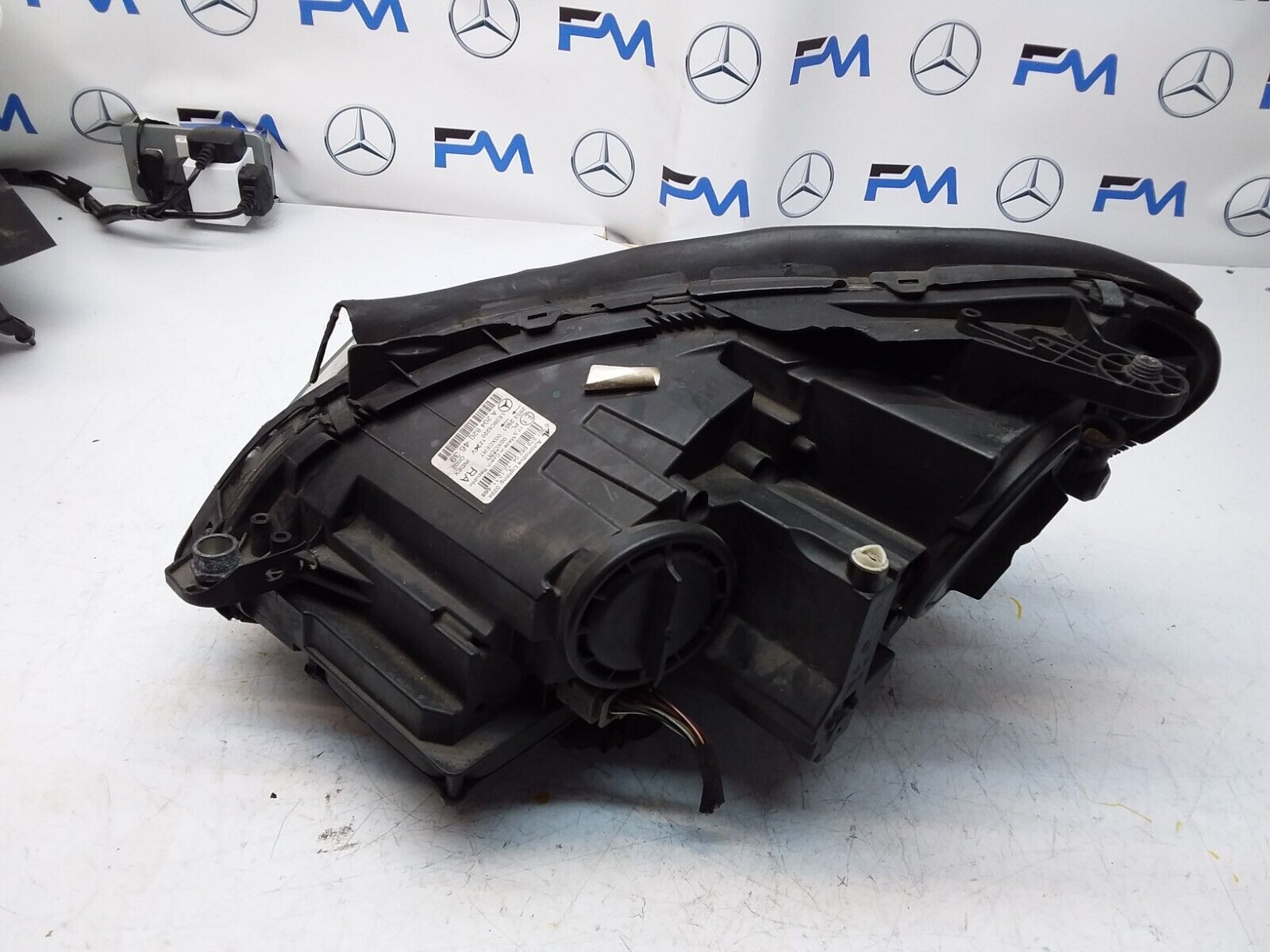 2011 MERCEDES C-CLASS W204 HEADLIGHT DRIVER OS A2048204639 FMH131 LED INTELLIGEN