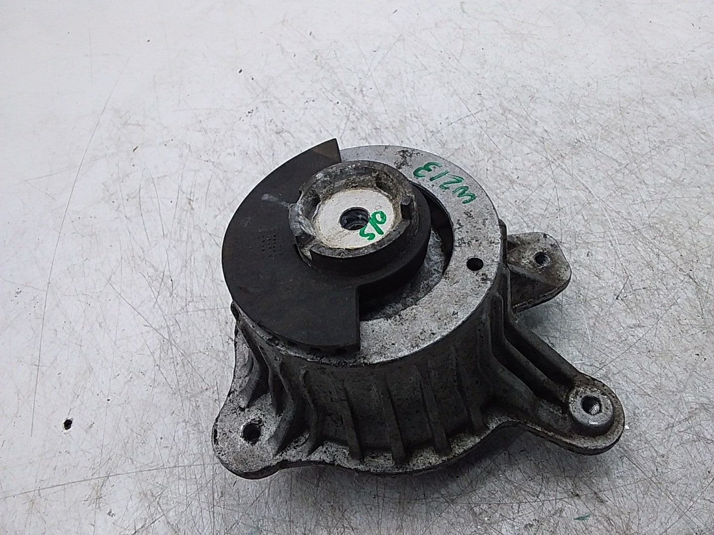 MERCEDES BENZ  E-CLASS W213  ENGINE MOUNT RIGHT OS A2132400600 FMR332