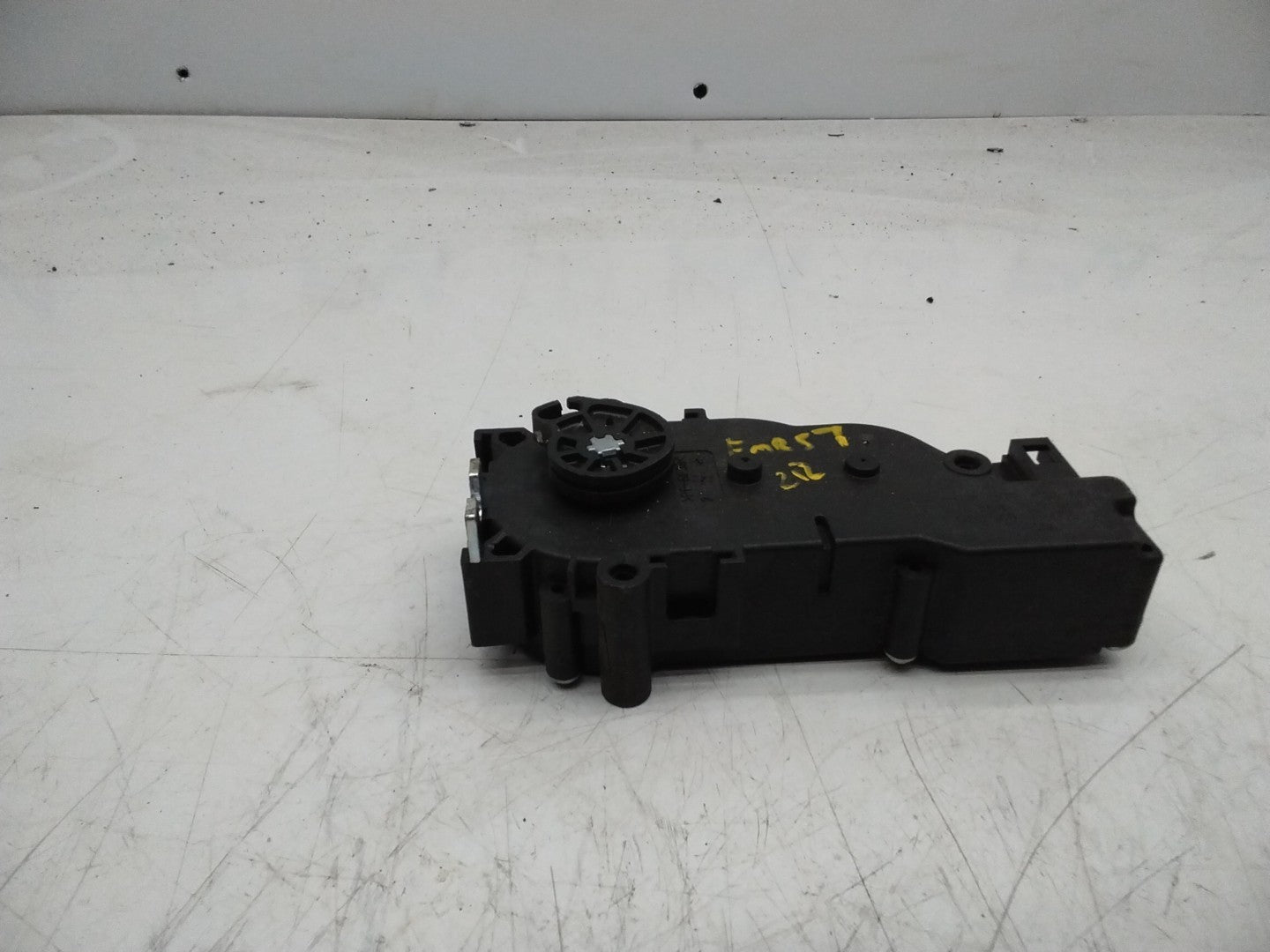 MERCEDES MERCEDES E-CLASS W212 REAR TAILGATE LOCK ACTUATOR  A2047500060 FMR57