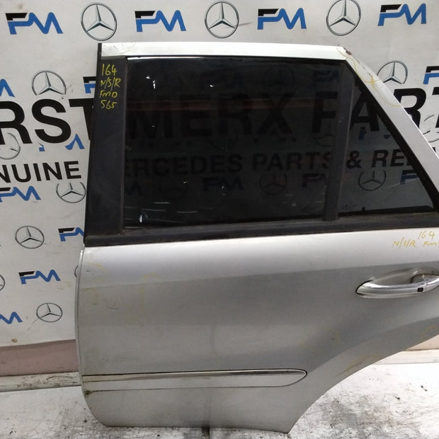 MERCEDES M-CLASS W164  PASSENGER REAR DOOR NSR GREY 2005-11 FMD565