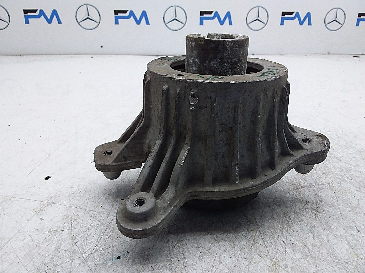 MERCEDES BENZ  E-CLASS  W213  ENGINE MOUNT LEFT NS A2132400500 FMR341