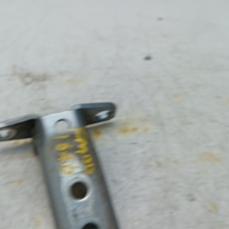 MITSUBISHI OUTLANDER MK3  FRONT DOOR HINGE PANEL E1 A046834 FM001646