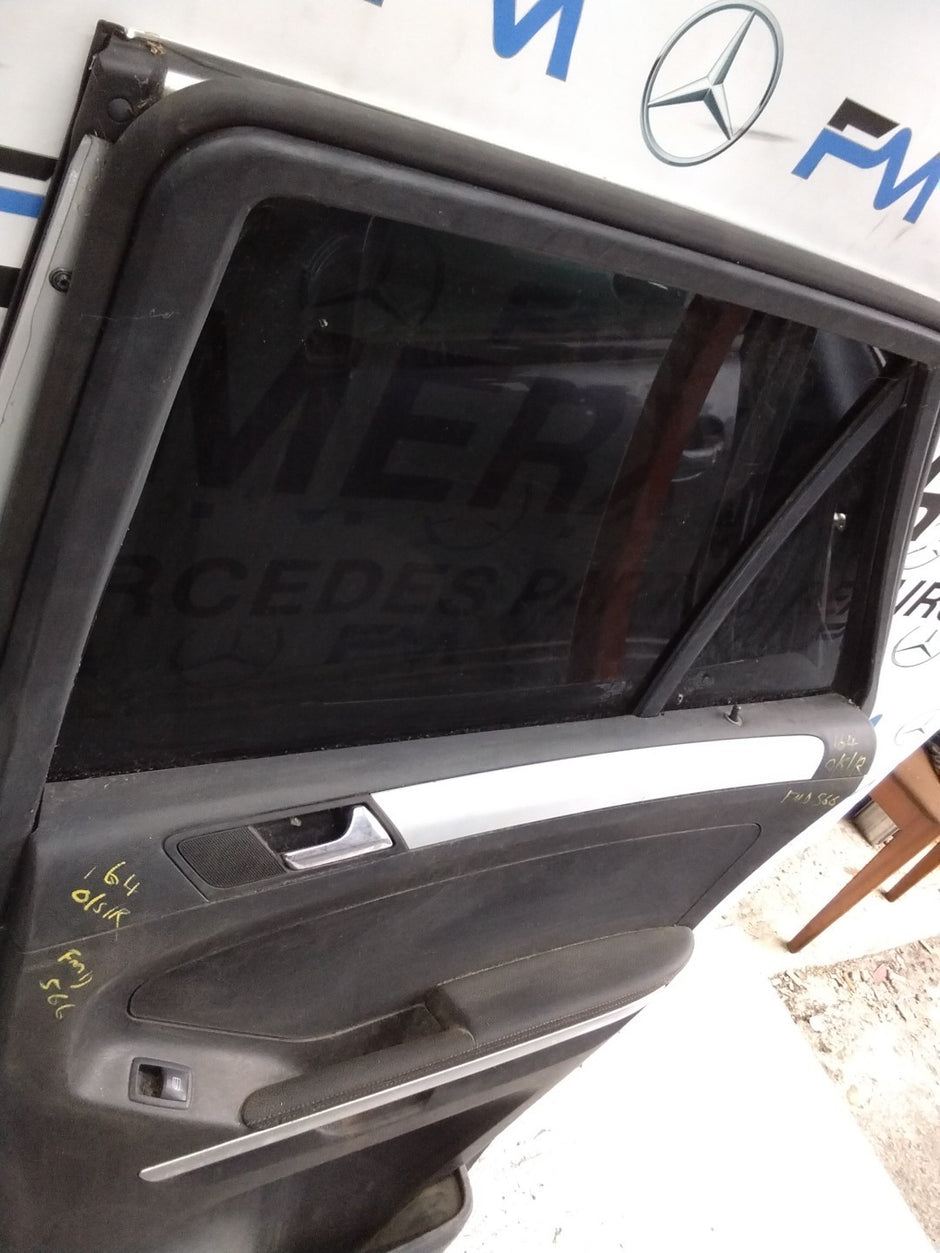 MERCEDES M-CLASS W164  DRIVER REAR DOOR OSR SILVER 2005-11 COMPLETE FMD566