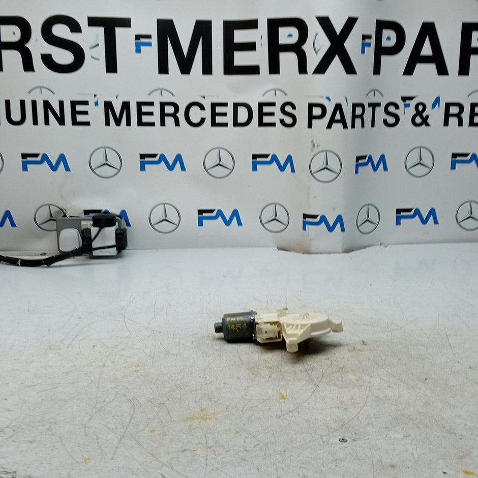 MERCEDES B-CLASS W246 WINDOW REGULATOR MOTOR RIGHT OSF A2469065200 FM001454