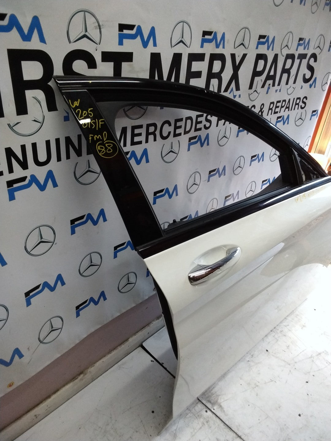 MERCEDES BENZ C-CLASS W205 DRIVER SIDE FRONT DOOR O/S/F COMPLETE WHITE  FMD88