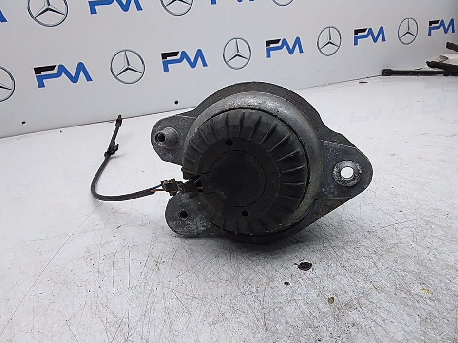 MERCEDES BENZ  S-CLASS W222  ENGINE MOUNT RIGHT OS A2222408100 FMR334