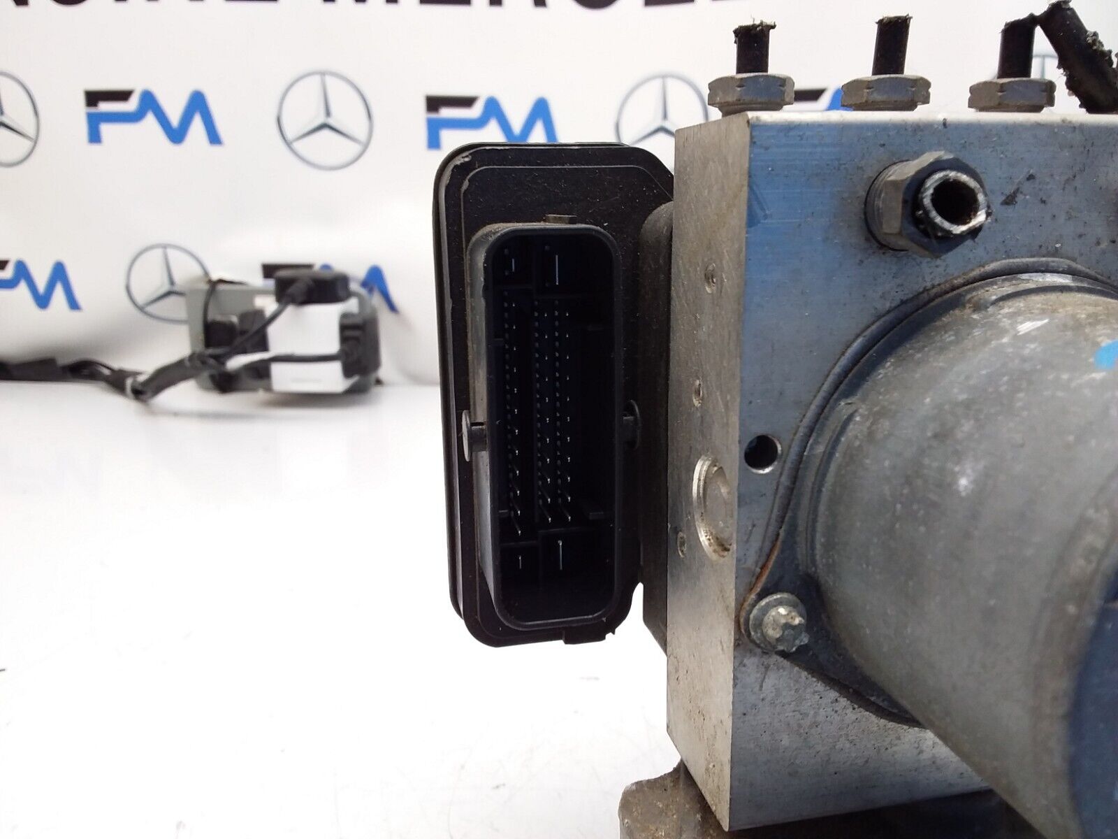 MERCEDES E-CLASS W212 ABS PUMP MODULE CONTROL UNIT A2124310000 FM00419