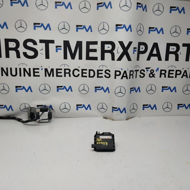 Mercedes W213 W205 W218 W238 W253 Negative Battery Tray Clamp A0009061505FM00253