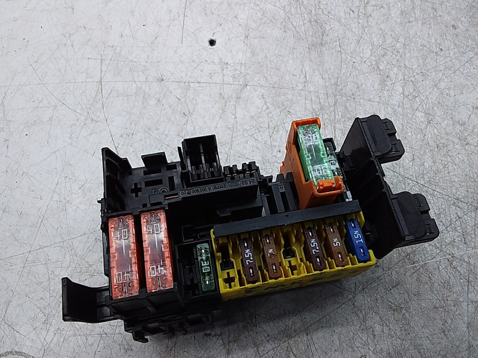 MERCEDES BENZ  C-CLASS W205  FUSE BOX RELAY BOX A2059067200 FMR483