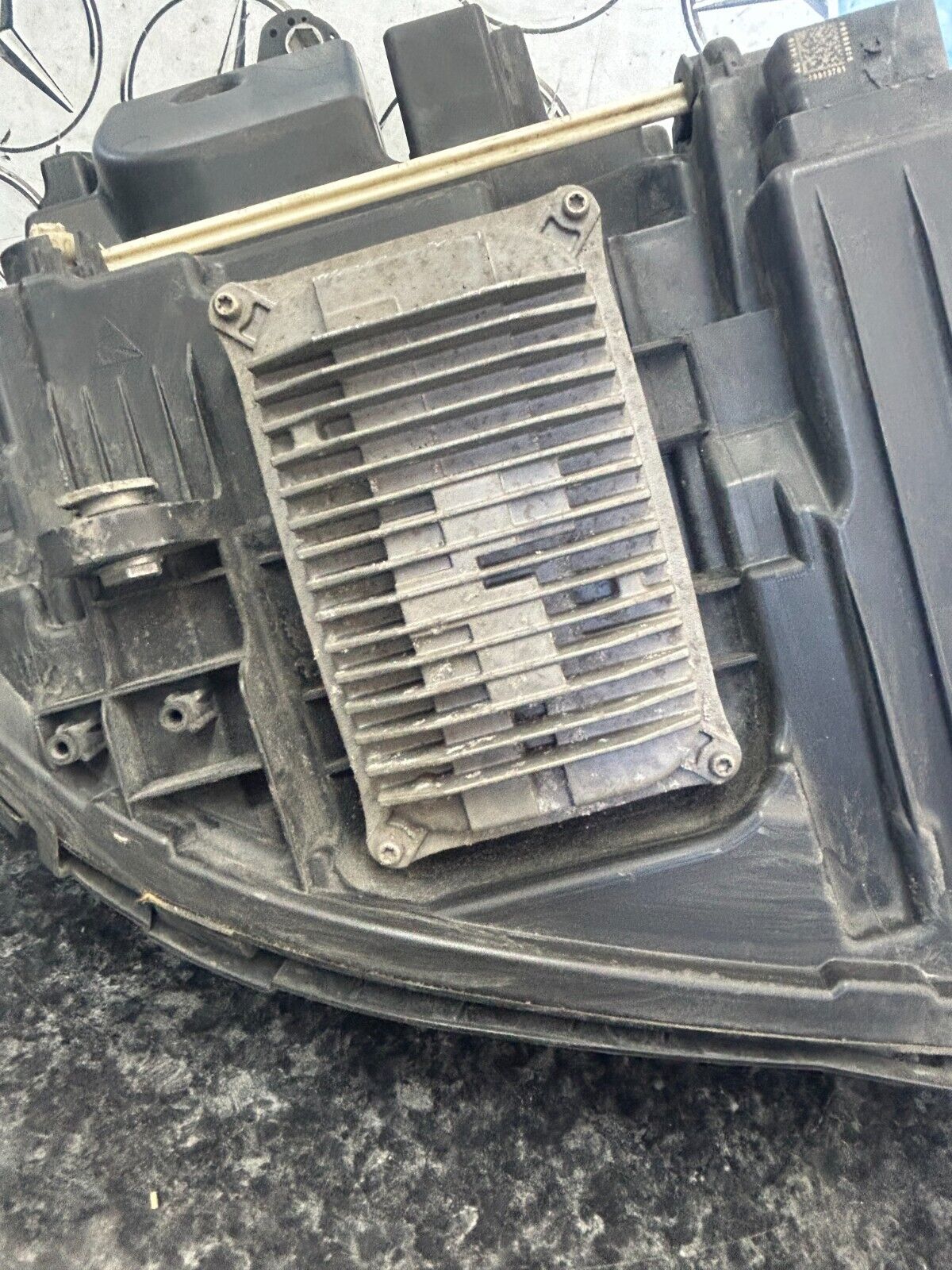 MERCEDES E CLASS W213 16 - 19 HEADLIGHT PASSENGER SIDE LEFT A2139069103 FMH70