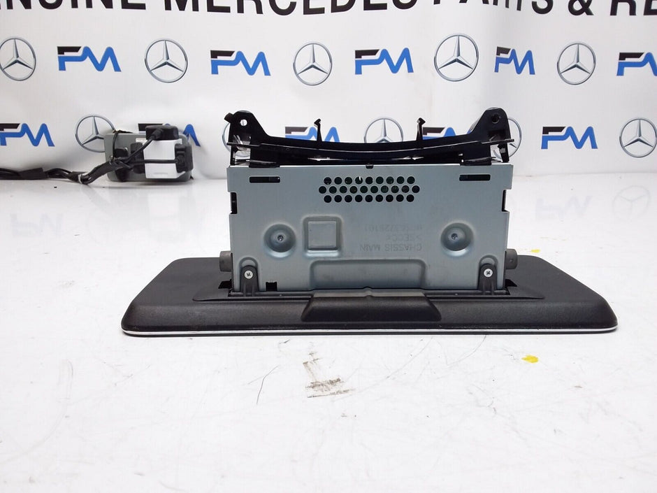 MERCEDES C-CLASS W205 COUPE 2017 SAT NAV MULTIMEDIA SCREEN A2059002211 FM00667