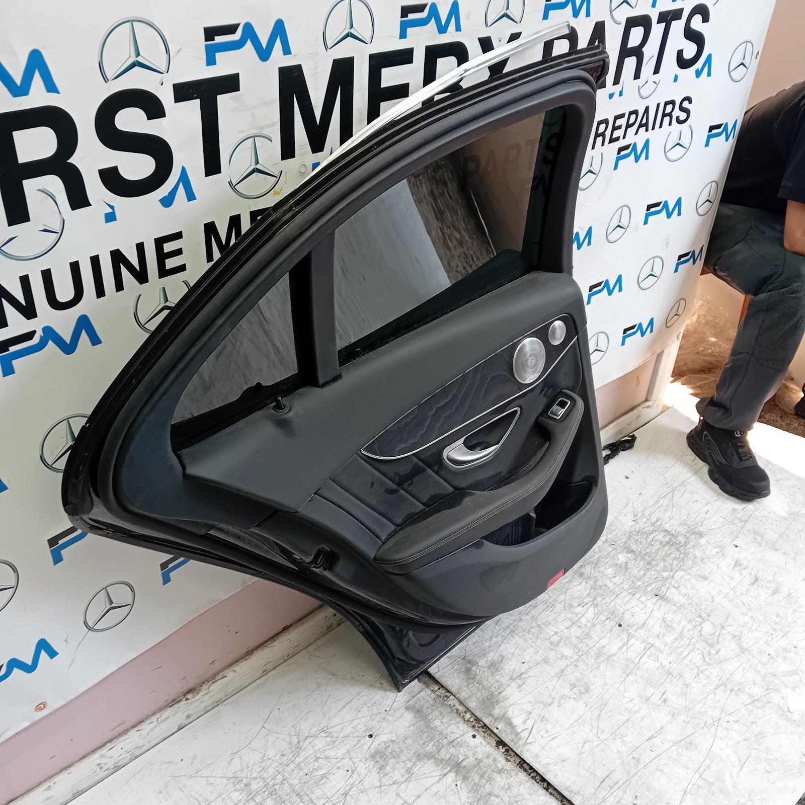 MERCEDES C-CLASS W205 PASSENGER REAR DOOR NSR  2014 ON BLACK COMPLETE FMD357