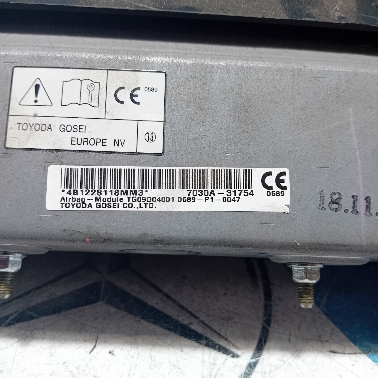 2018 MITSUBISHI OUTLANDER MK3 KNEE AIR SRS BAG RIGHT DRIVER SIDE 7030A-31754