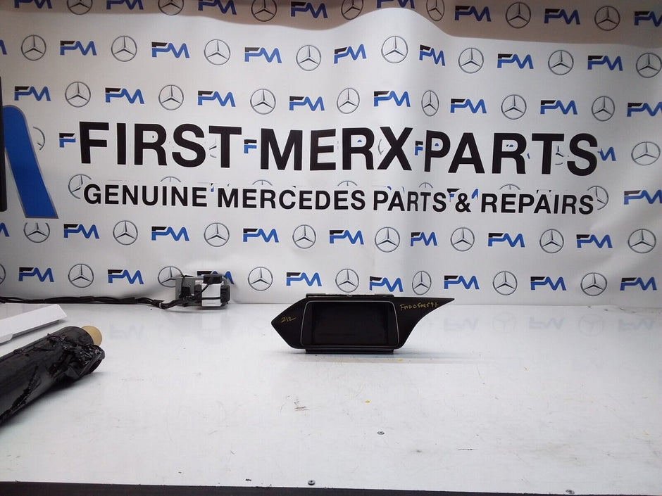 MERCEDES E-CLASS W212 2013 SAT NAV MULTIMEDIA SCREEN A2129002216 FM00697