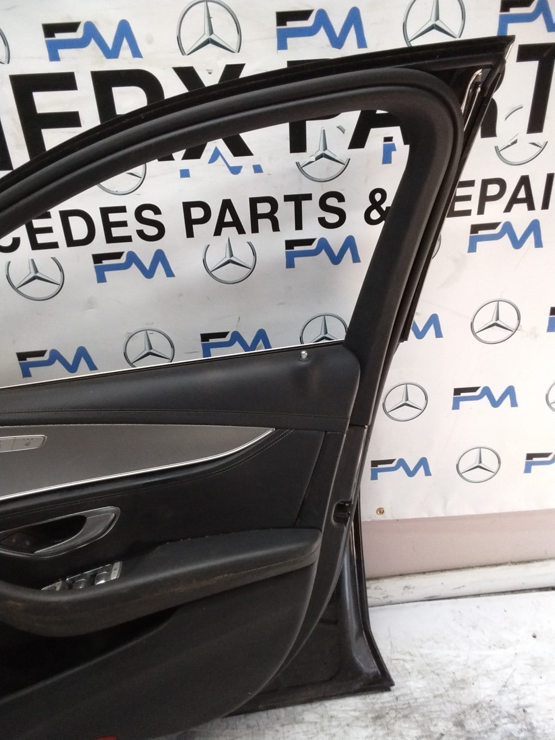 MERCEDES E-CLASS W213 DRIVER  FRONT DOOR OSF BLACK 2017-2023 COMPLETE FMD314