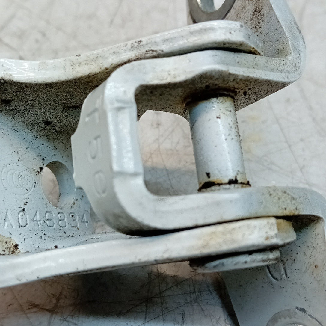 MITSUBISHI OUTLANDER MK3  FRONT DOOR HINGE PANEL A523 A046834 FM001636