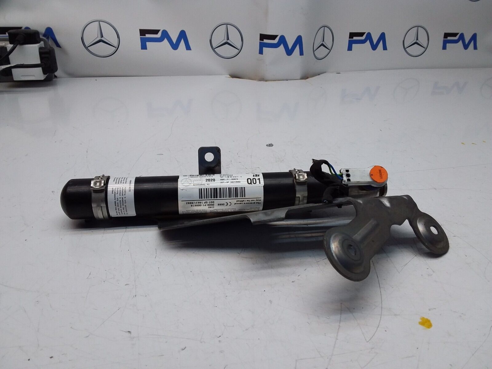 MERCEDES E-CLASS GAS GENERATOR ACCIDENT PROTECTION 2020 A213860600 FM00318
