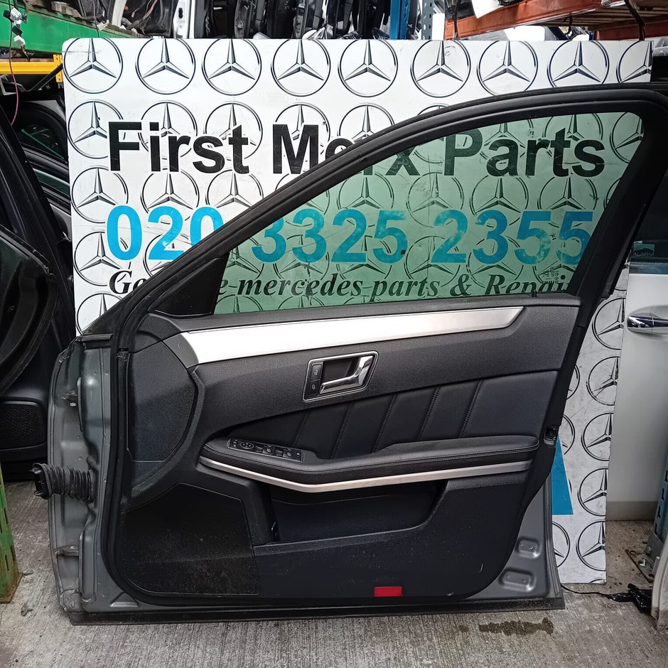 MERCEDES BENZ E-CLASS W212 DRIVER SIDE FRONT DOOR ( OFF SIDE FRONT )
