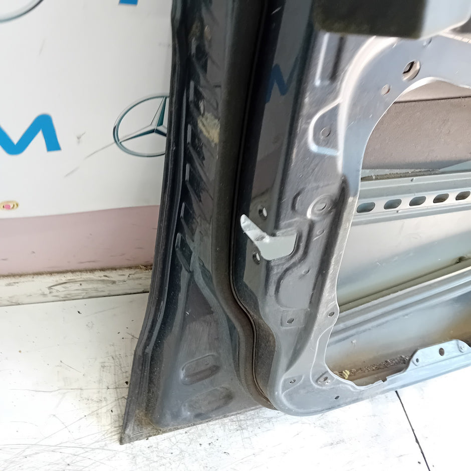 MERCEDES BENZ  E-CLASS W212 PASSENGER FRONT DOOR NSF 2015  GREY FMD522