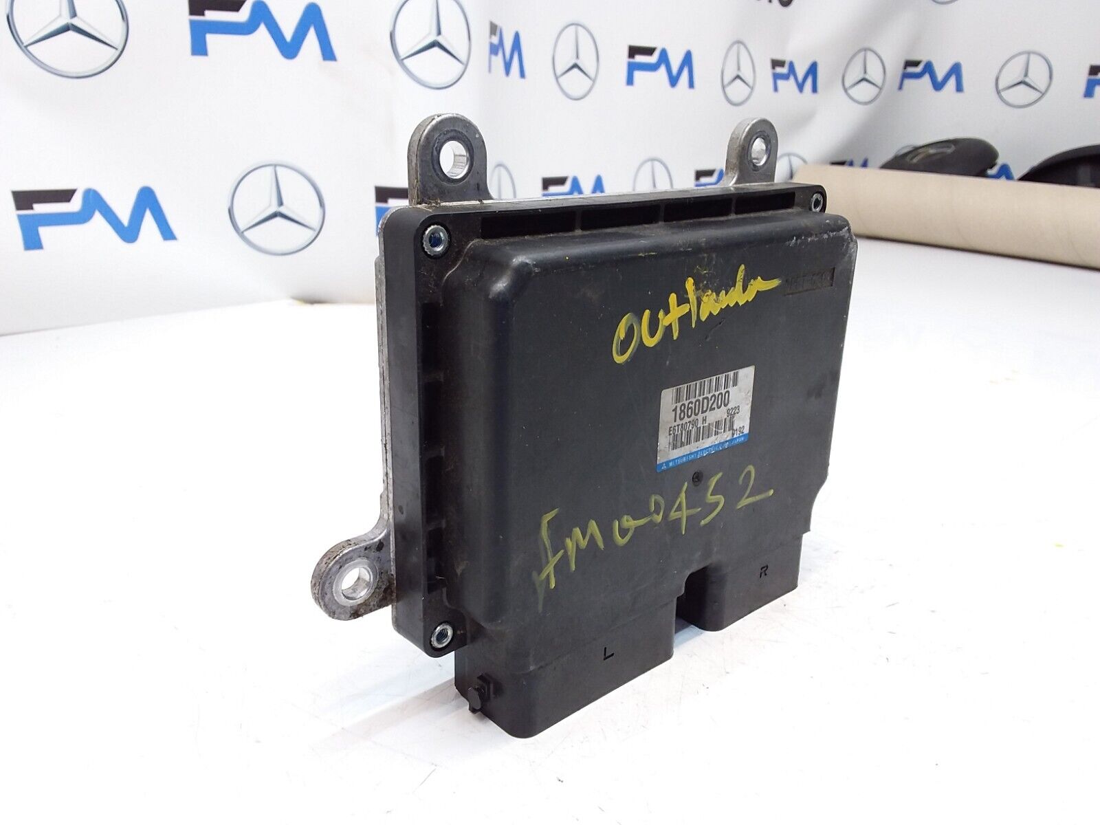 MITSUBISHI  OUTLANDER MK3 ENGINE ECU CONTROL MODULE 1860D200 FM00451