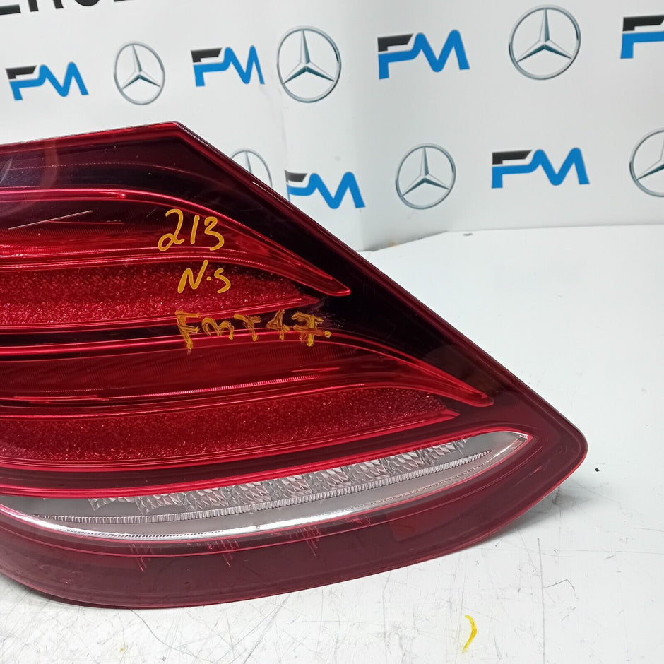 MERCEDES E-CLASS W213 2017 REAR PASSENGER N/S TAIL LIGHT A2139067700 FMT47