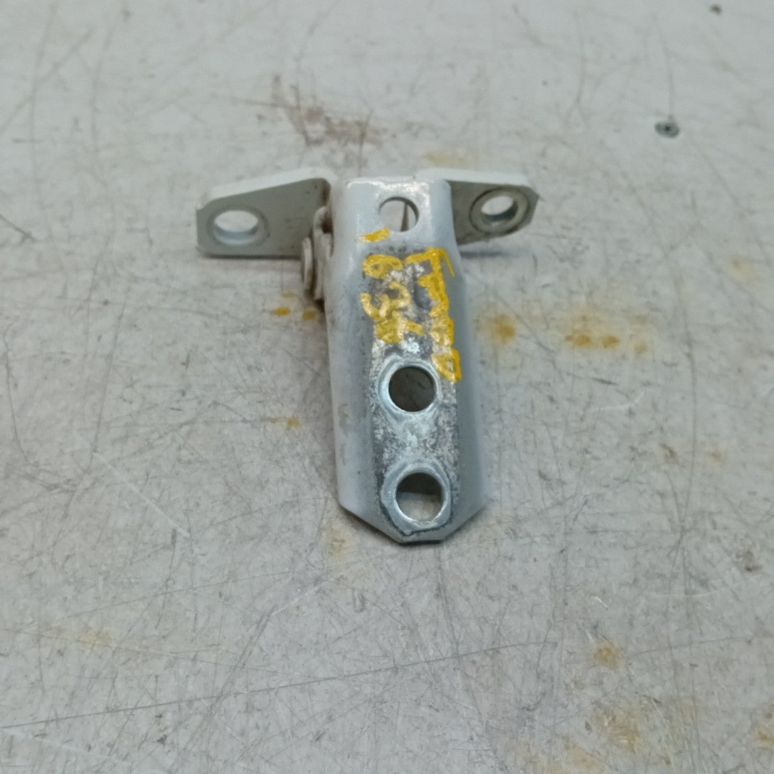 MITSUBISHI OUTLANDER MK3  FRONT DOOR HINGE PANEL A523 A046834 FM001636
