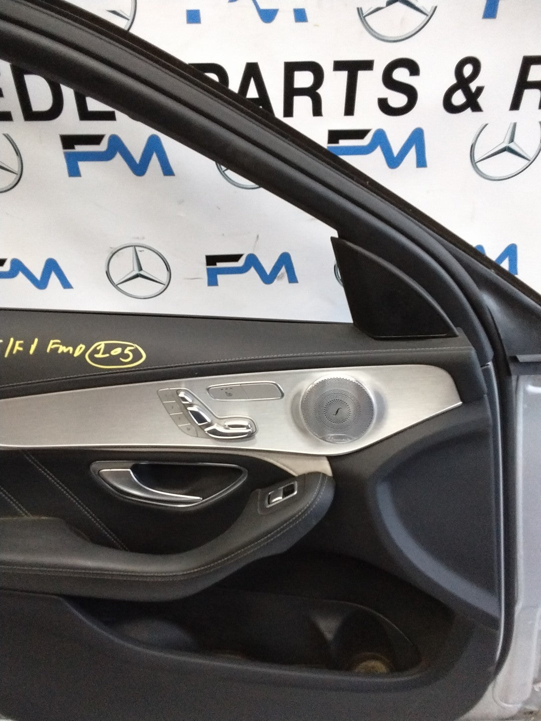 MERCEDES C-CLASS W205 PASSENGER SIDE FRONT DOOR N/S/F COMPLETE SILVER FMD105