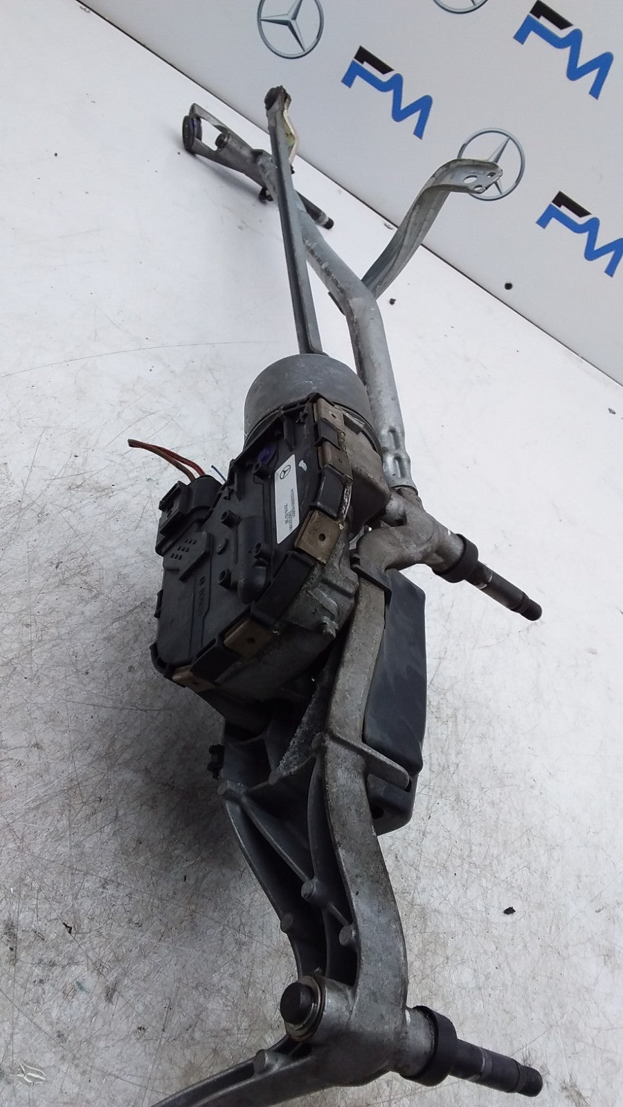 MERCEDES BENZ GLC W253 WINDSCREEN WIPER LINKAGE MOTOR   A2538205600 FMR436