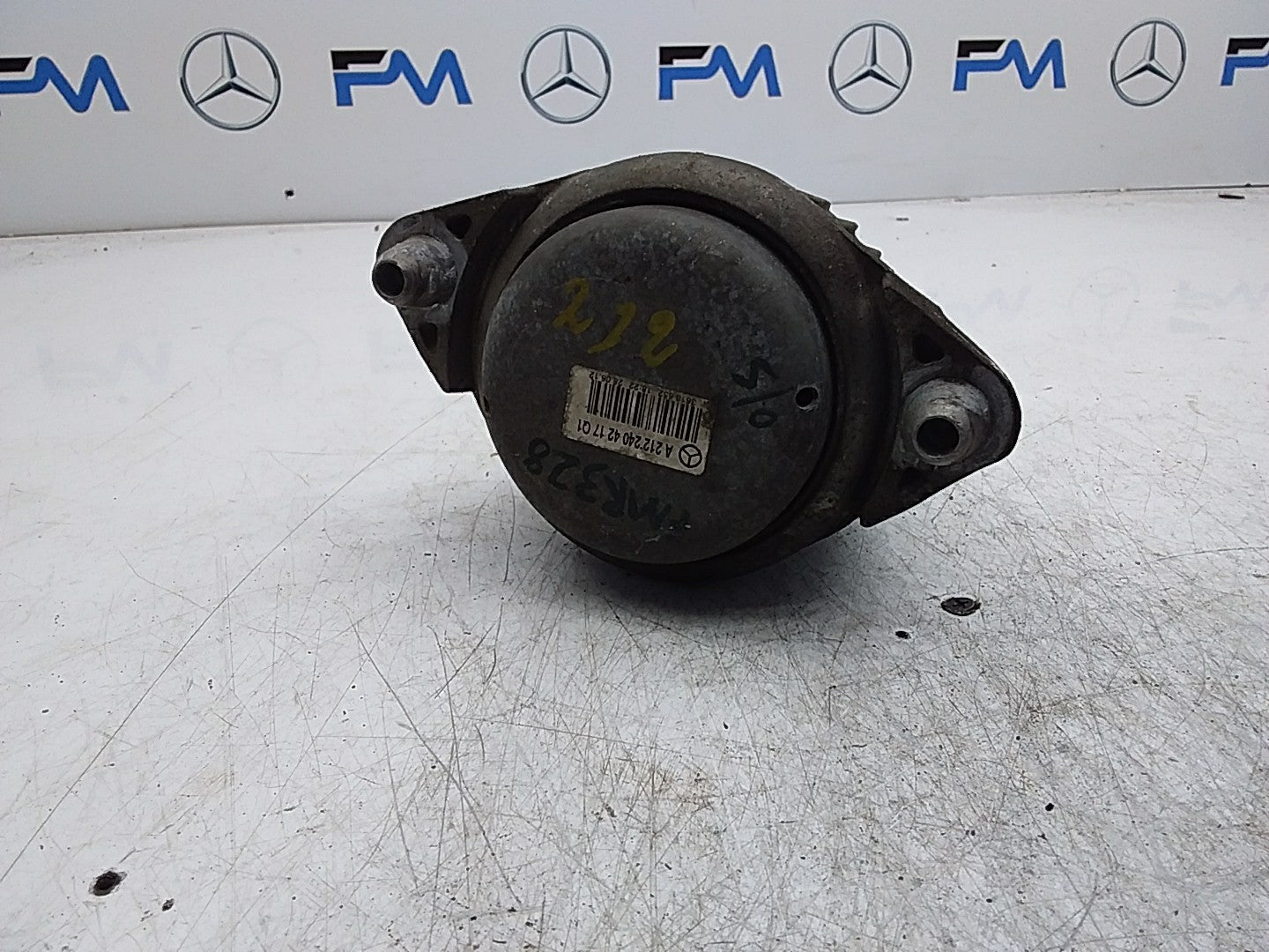 MERCEDES BENZ  E-CLASS W212  ENGINE MOUNT RIGHT OS A2122404217 FMR328