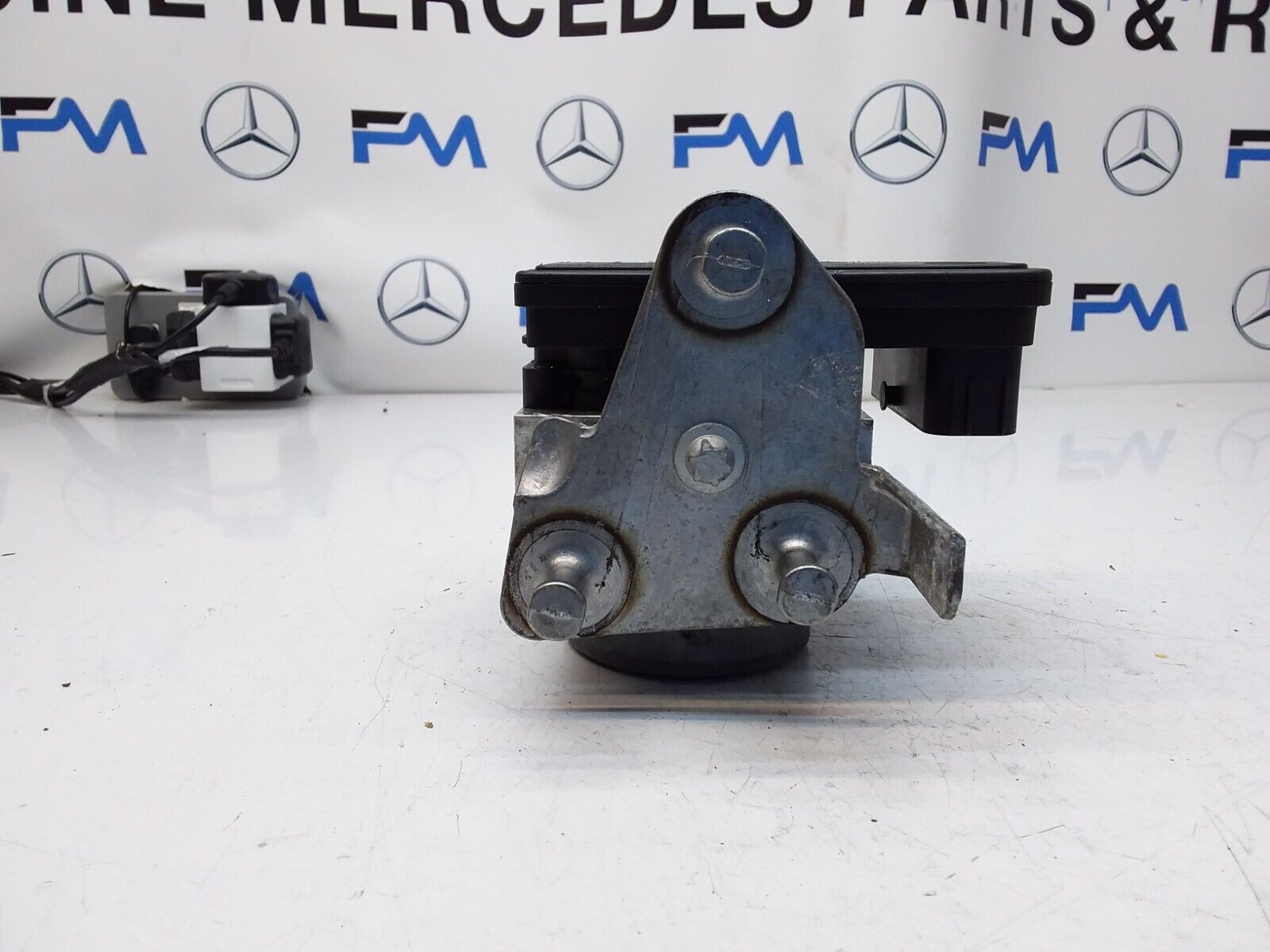 MERCEDES C-CLASS W205 ABS PUMP MODULE CONTROL UNIT A2539011400 FM00428