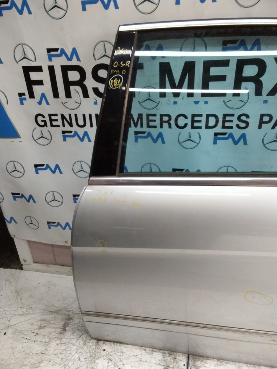 MERCEDES R-CLASS W251 PASSENGER REAR DOOR NSR SILVER 2005-12 COMPLETE FMD344