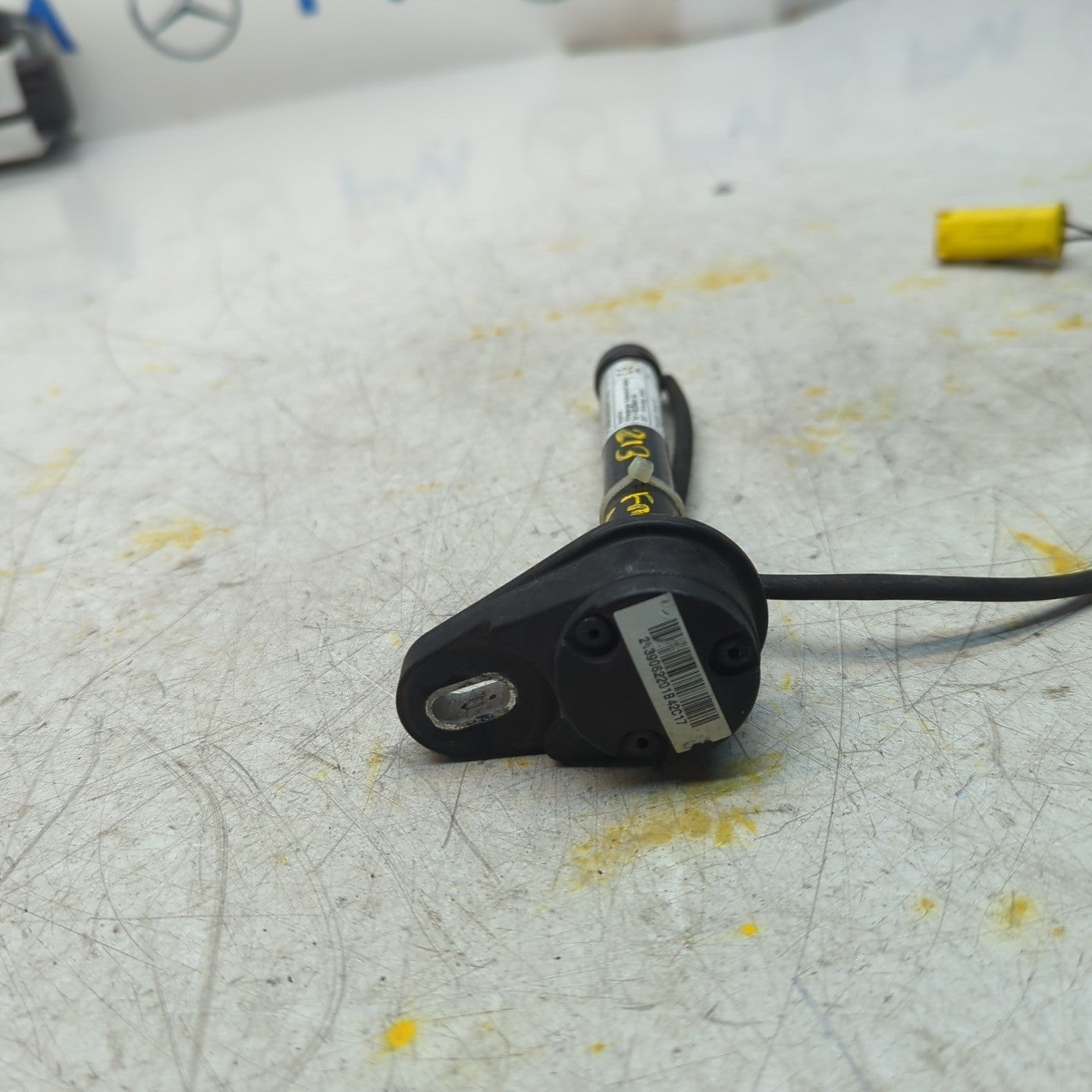 MERCEDES E CLASS W213 BONNET PEDESTRIAN ACTUATOR A2139062201 2016 FM001428