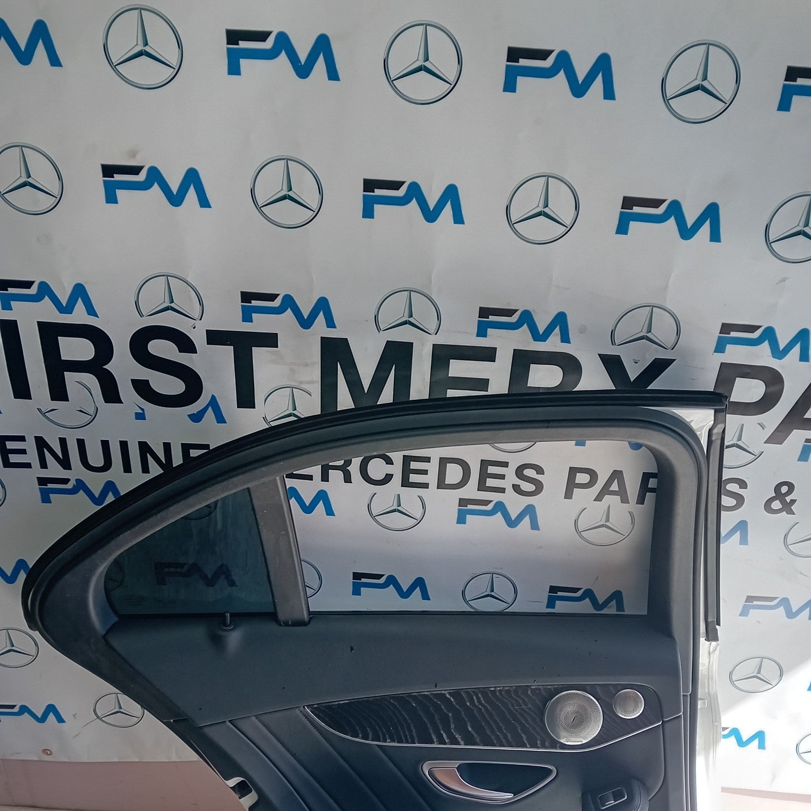 MERCEDES C-CLASS W205 COUP PASSENGER REAR DOOR NSR WHITE 2014 ON COMPLETE FMD171