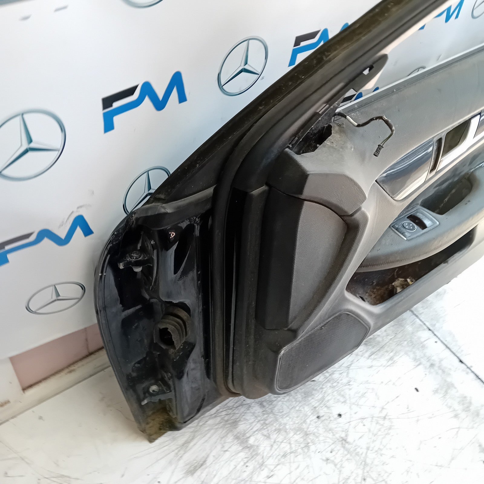 MERCEDES E-CLASS W213 DRIVER FRONT DOOR OSF 2016 ON BLACK COMPLETE  FMD517
