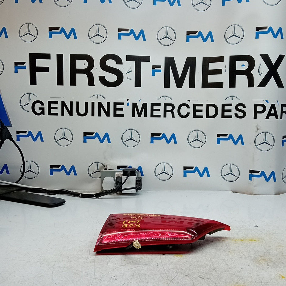 MITSUBISHI OUTLANDER MK3 PASSENGER SIDE LEFT REAR INNER TAIL LIGHT 2013 FMT303