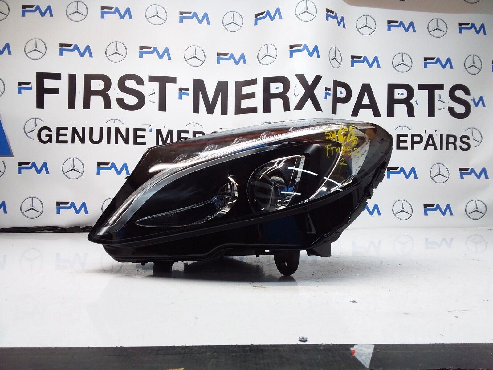 2018 MERCEDES C-CLASS W205 N/S PASSENGER HEADLIGHT A2059062504 FMH52 LED HIGH