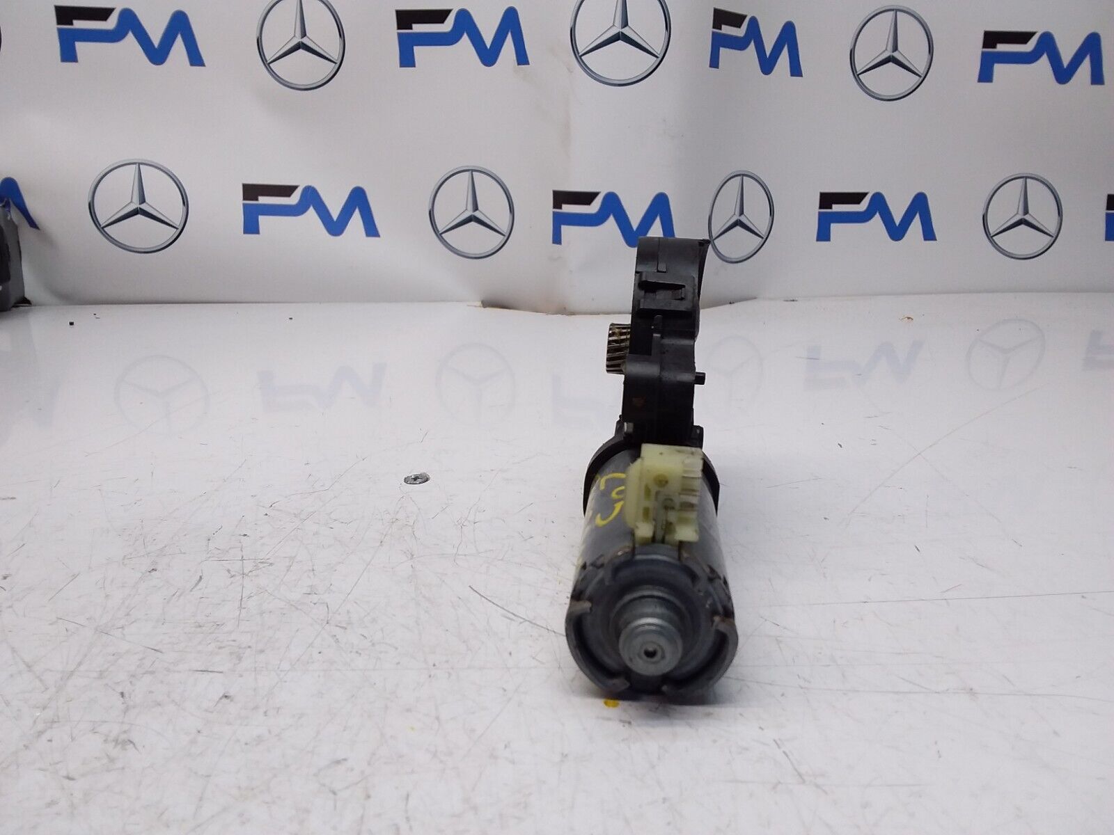 MERCEDES C-CLASS W205 2018 SUNROOF MOTOR  0390200100 FM00443