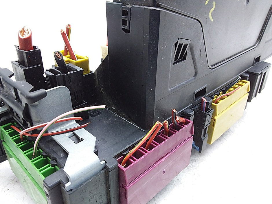 MERCEDES BENZ  E-CLASS W212  FUSE BOX RELAY BOX A2129003822 FMR480