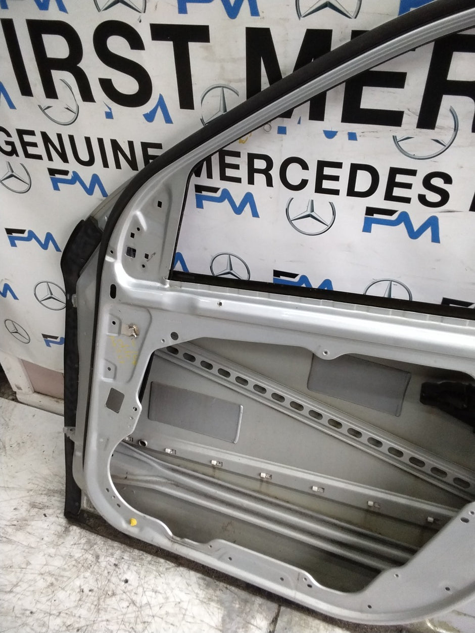 MERCEDES M-CLASS W164  DRIVER FRONT DOOR OSF SILVER 2005-11 FMD561
