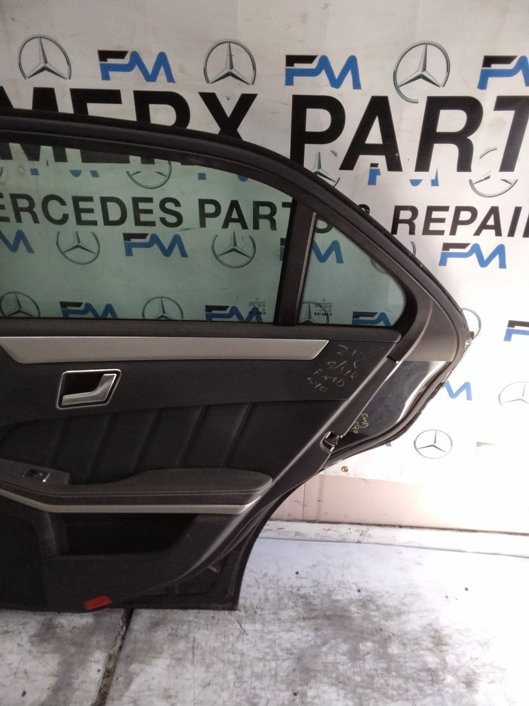 MERCEDES E-CLS W212  DRIVER REAR DOOR OSR BLACK 2009-16 COMPLETE  FMD590