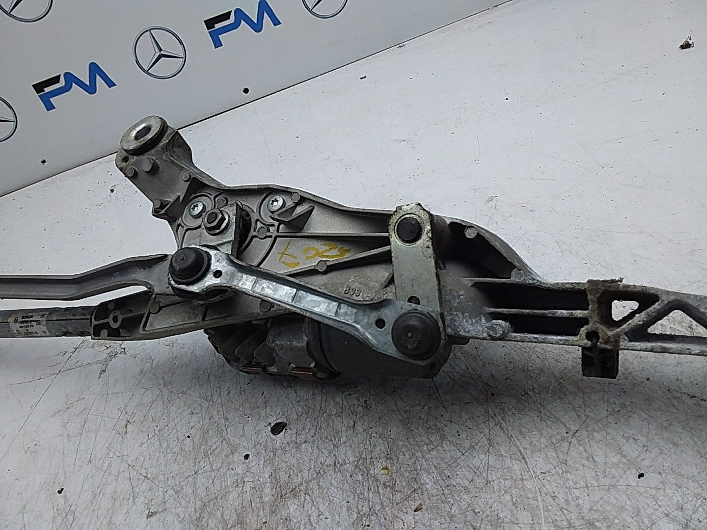 MERCEDES C-CLS W204 WIND SCREEN WIPER LINKAGE AND MOTOR A2048201140 FMR299