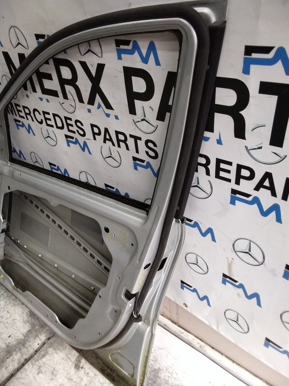 MERCEDES M-CLASS W164  DRIVER FRONT DOOR OSF SILVER 2005-11 FMD561