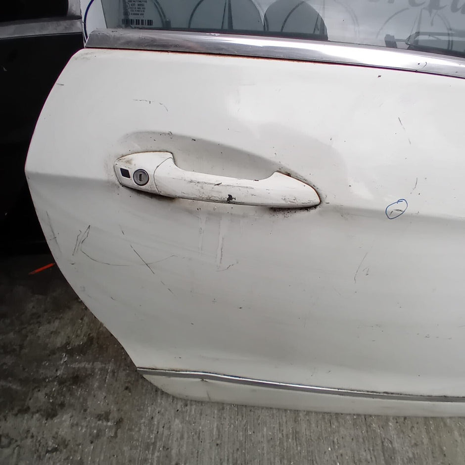 MERCEDES BENZ E-CLASS COUPE  W207  DRIVER SIDE  DOOR ( OFF SIDE )