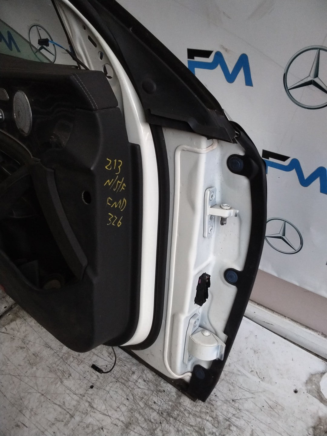MERCEDES E-CLASS W213 SLN PASSENGER FRONT DOOR NSF WHITE 2016 ON COMPLETE FMD326