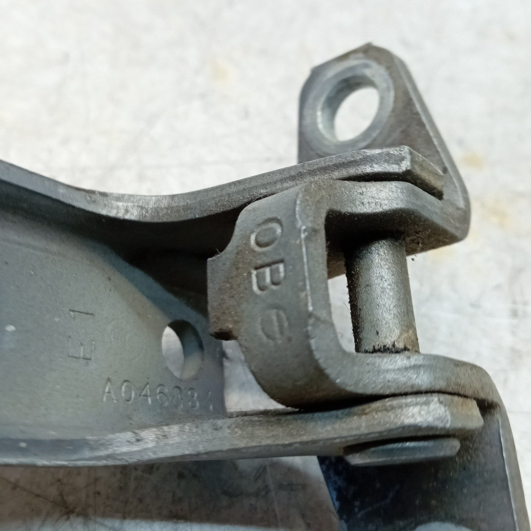 MITSUBISHI OUTLANDER MK3  FRONT DOOR HINGE PANEL E1 A046834 FM001645