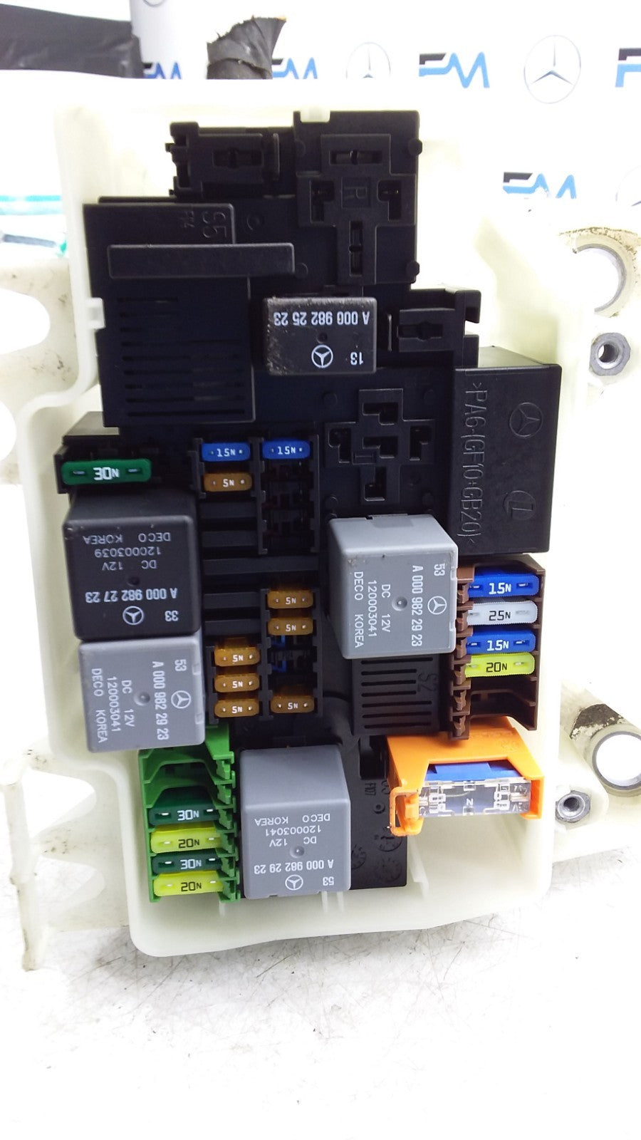 MERCEDES BENZ C-CLASS W205 GENUINE OEM FUSE BOX A2059981301 FMR440