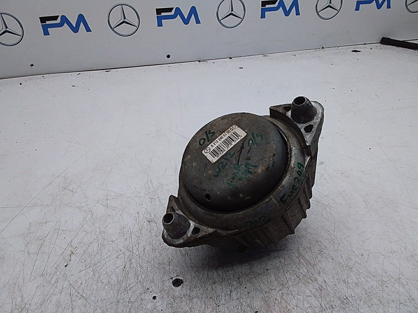 MERCEDES BENZ  E-CLASS  W212  ENGINE MOUNT RIGHT OS A2122400100 FMR349