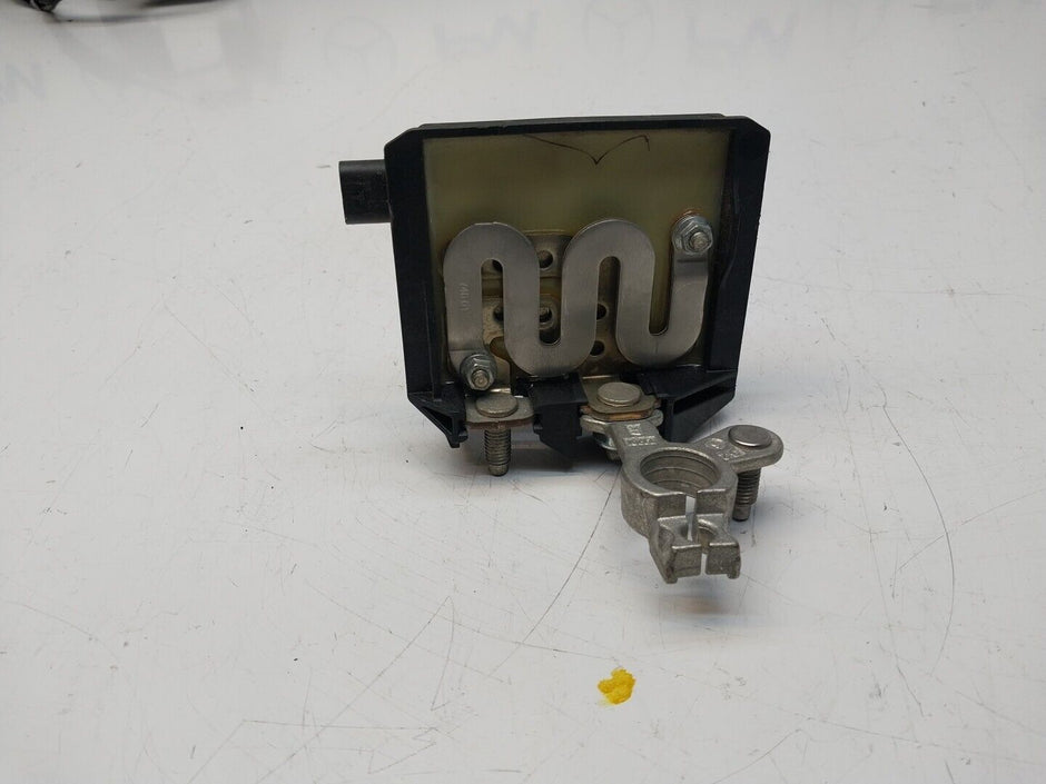 Mercedes W213 W205 W218 W238 W253 Negative Battery Tray Clamp A0009061505FM00248